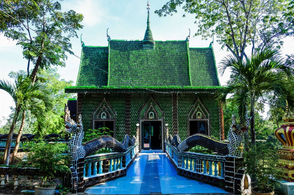 Tempio bottiglie di birra Thailandia